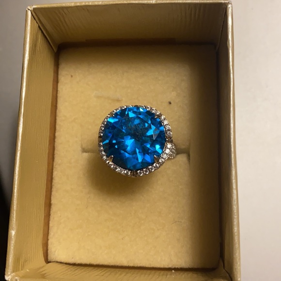 Ring - Picture 2 of 6